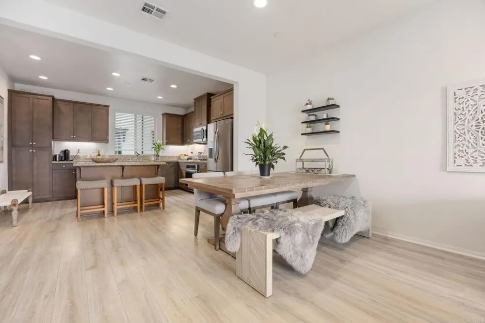 2227 Solara Lane Vista, CA 92081