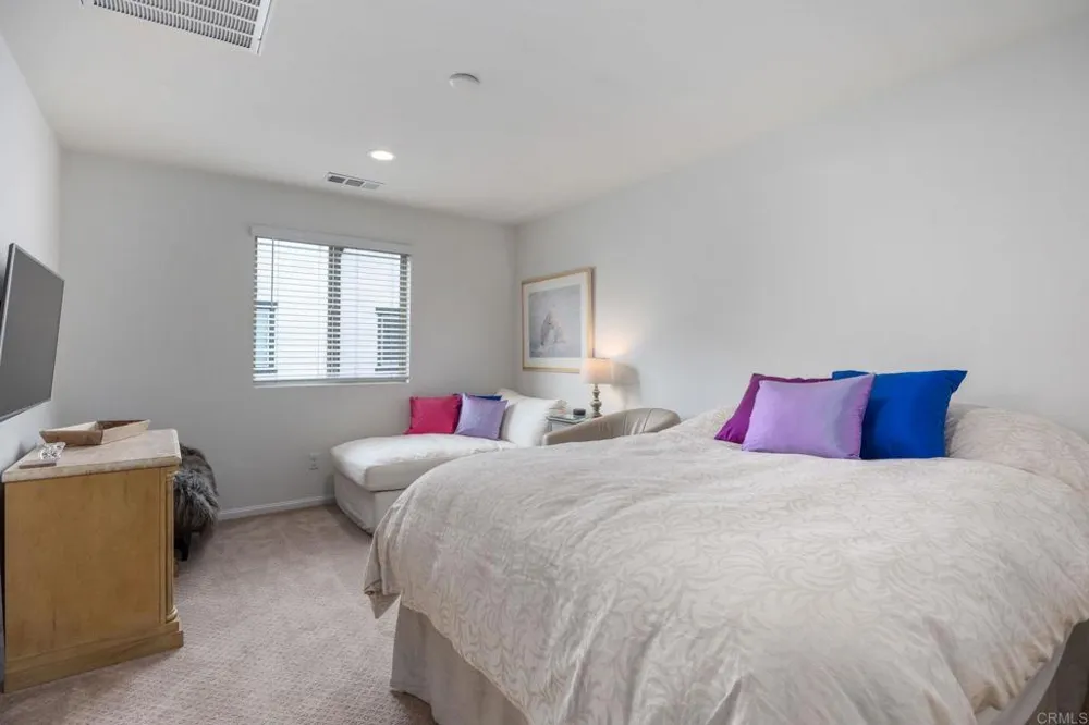 2227 Solara Lane Vista, CA 92081