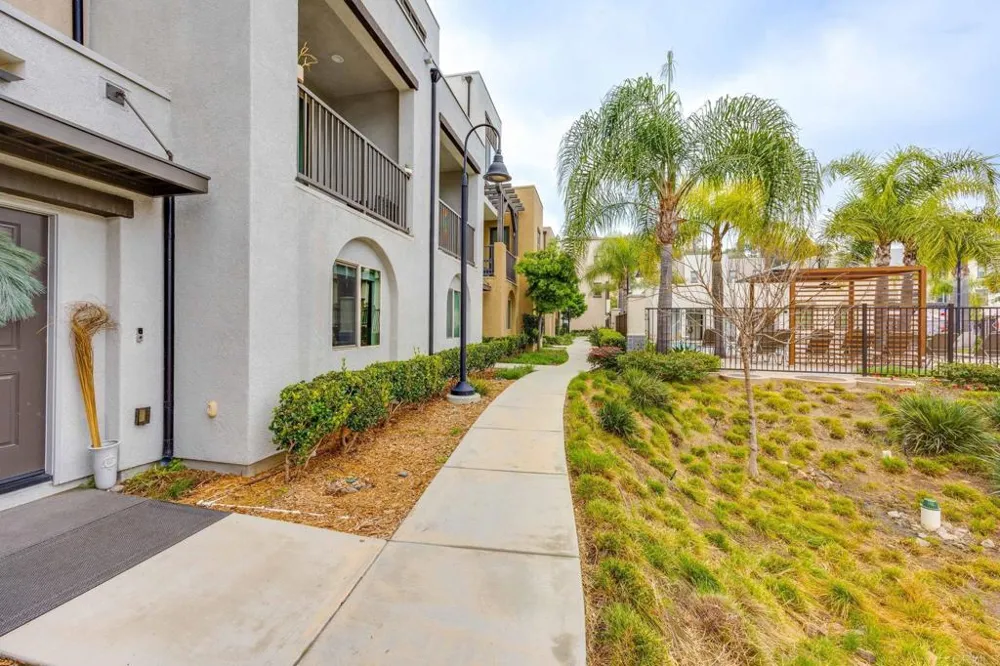 2227 Solara Lane Vista, CA 92081
