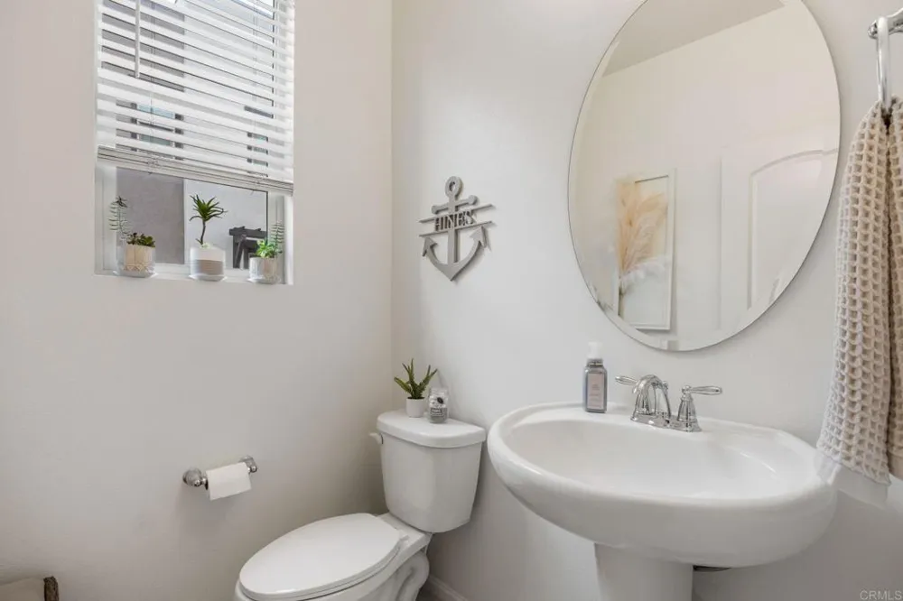 2227 Solara Lane Vista, CA 92081