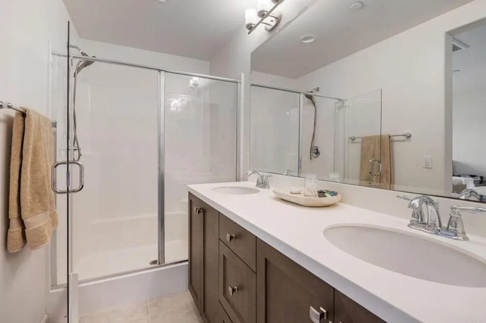 2227 Solara Lane Vista, CA 92081