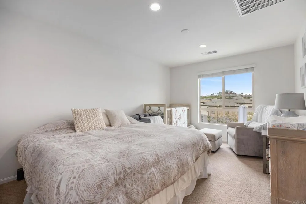 2227 Solara Lane Vista, CA 92081