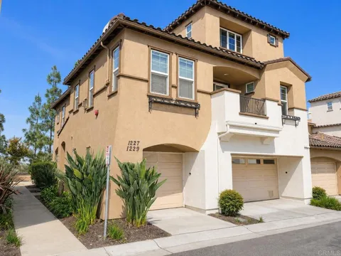 1227 Ave