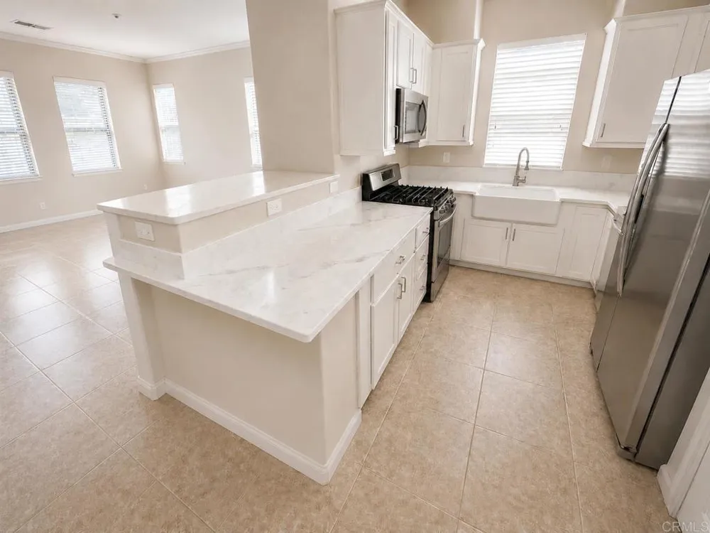 1227 Ave San Marcos, CA 92078