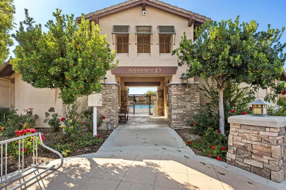 5276 Willow Walk Oceanside, CA 92057