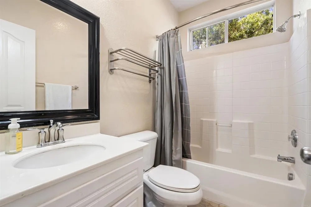 5276 Willow Walk Oceanside, CA 92057