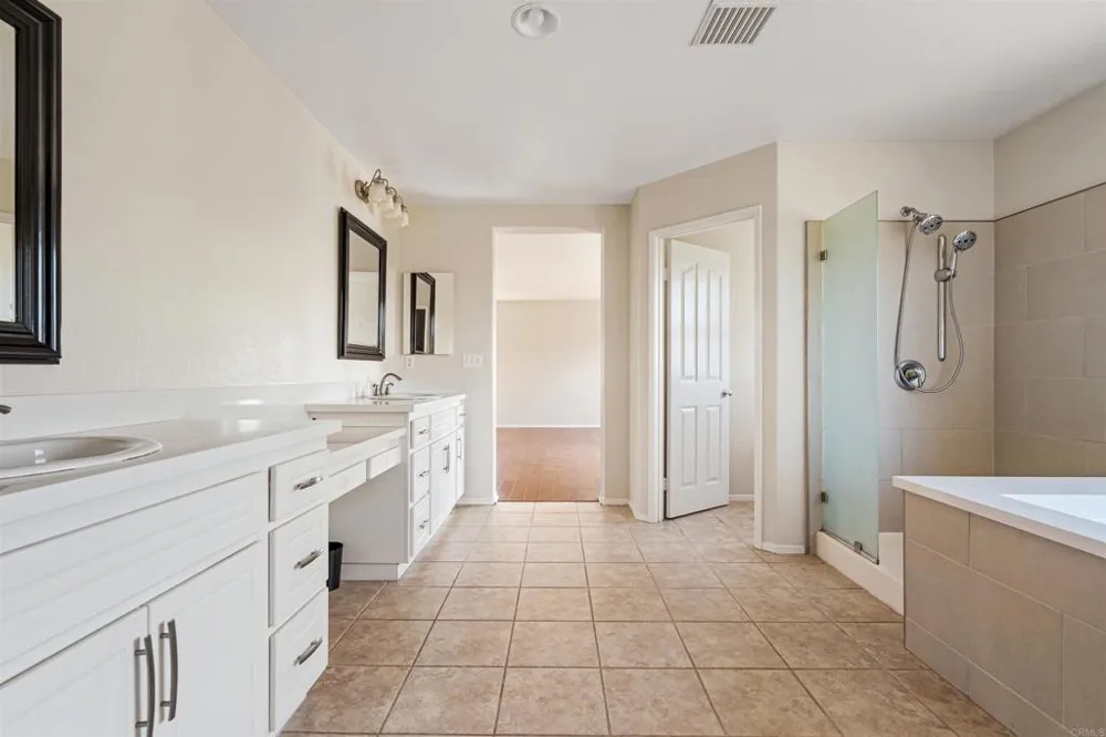 5276 Willow Walk Oceanside, CA 92057