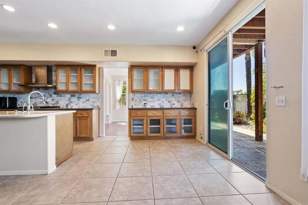 5276 Willow Walk Oceanside, CA 92057