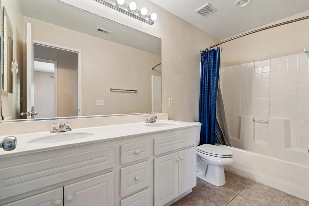 5276 Willow Walk Oceanside, CA 92057