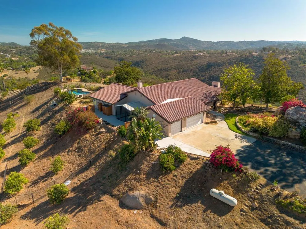 13703 Little Pond Road Valley Center, CA 92082