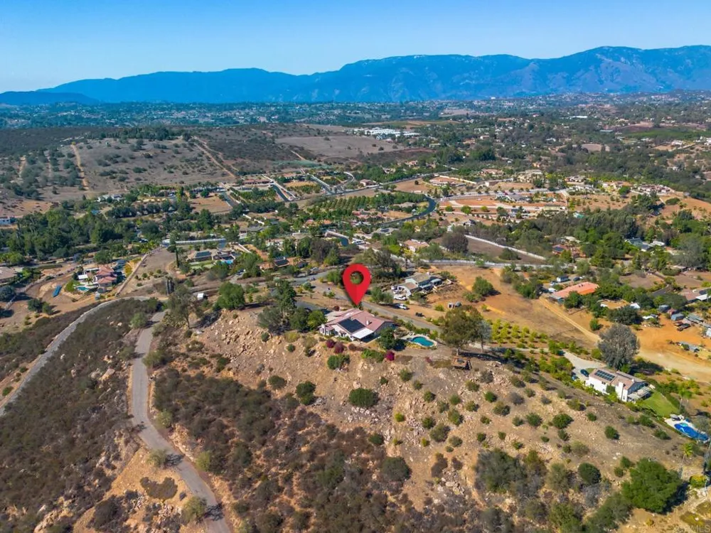 13703 Little Pond Road Valley Center, CA 92082