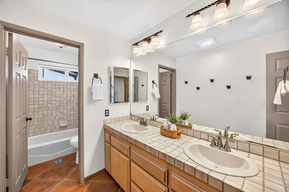 13703 Little Pond Road Valley Center, CA 92082