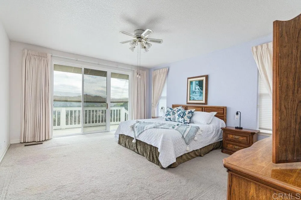 4327 Hollyhill Road Vista, CA 92084