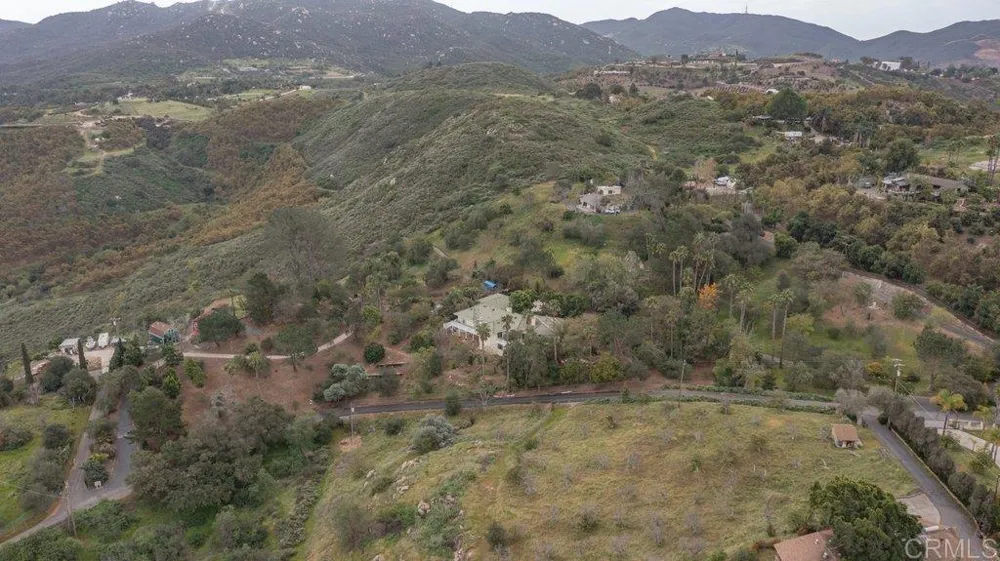 4327 Hollyhill Road Vista, CA 92084