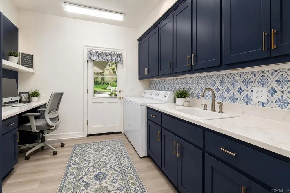 4327 Hollyhill Road Vista, CA 92084