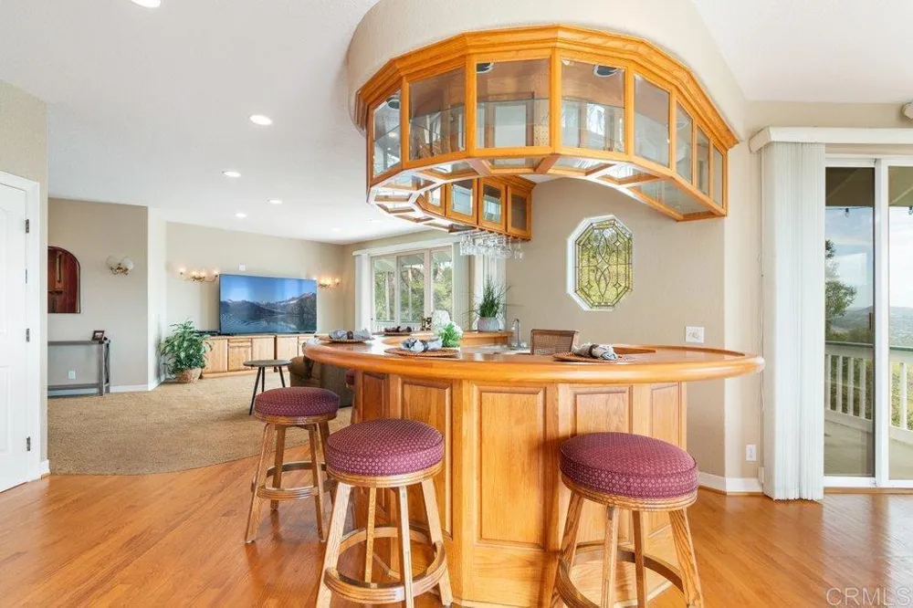 4327 Hollyhill Road Vista, CA 92084