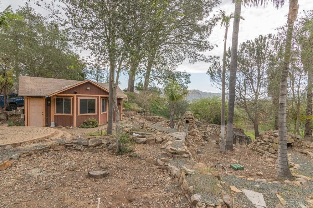 4327 Hollyhill Road Vista, CA 92084