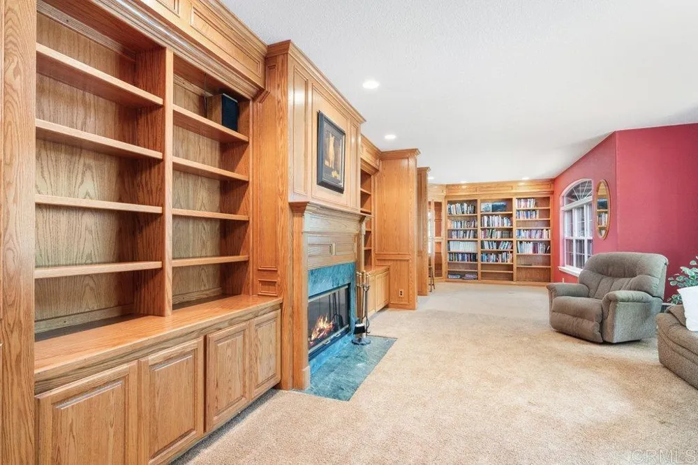 4327 Hollyhill Road Vista, CA 92084