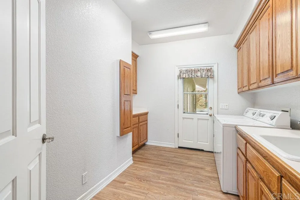 4327 Hollyhill Road Vista, CA 92084