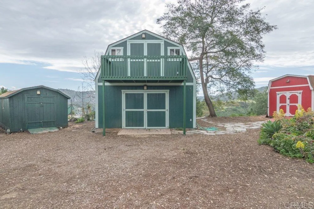 4327 Hollyhill Road Vista, CA 92084