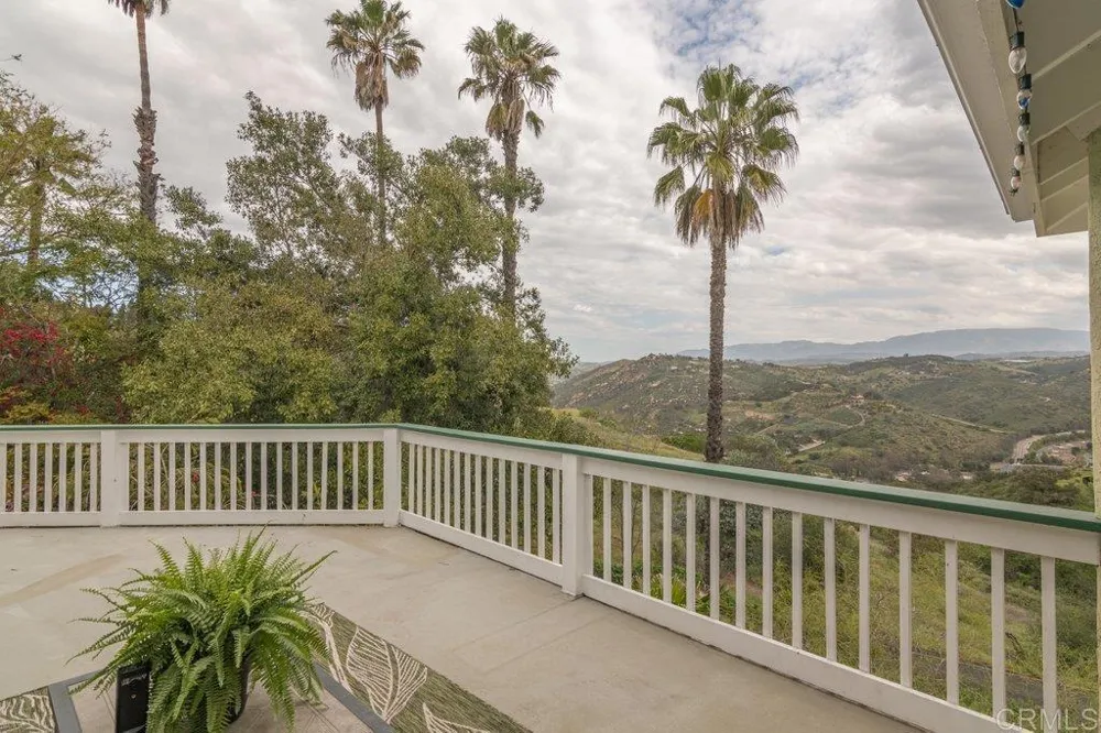 4327 Hollyhill Road Vista, CA 92084