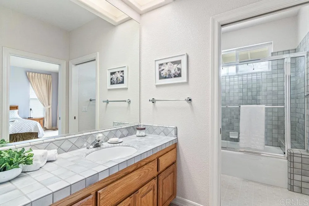 4327 Hollyhill Road Vista, CA 92084