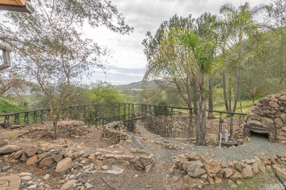 4327 Hollyhill Road Vista, CA 92084