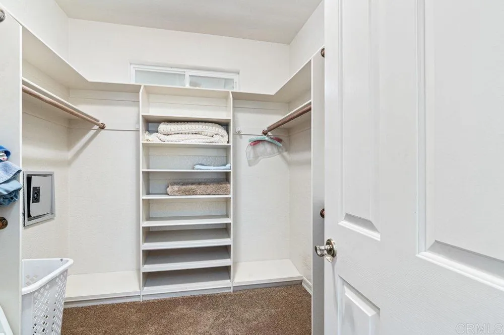 4327 Hollyhill Road Vista, CA 92084