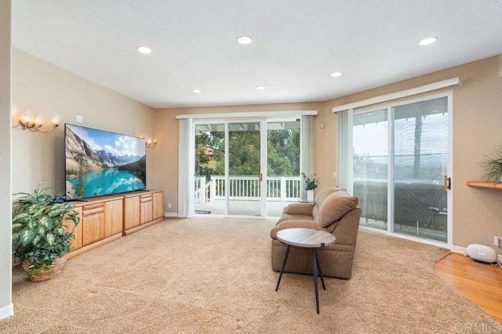 4327 Hollyhill Road Vista, CA 92084