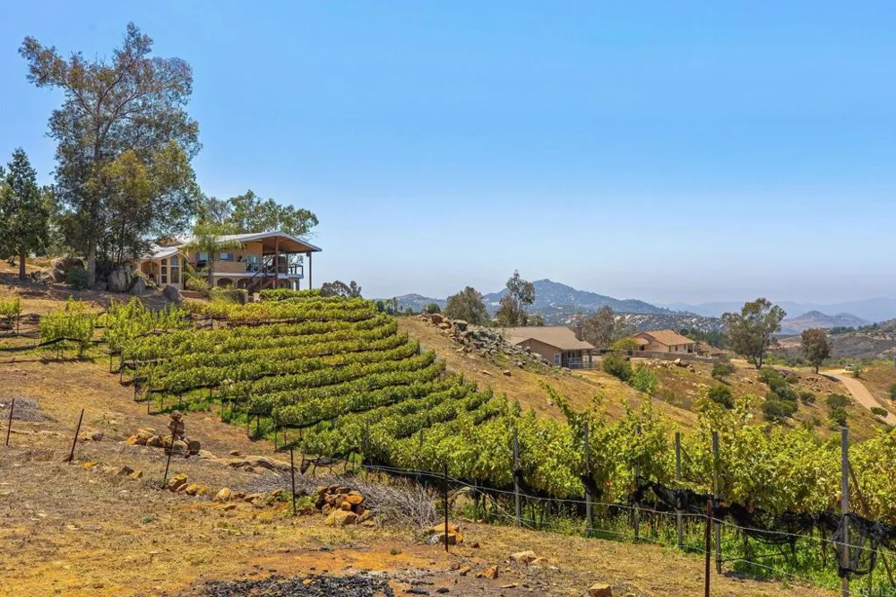 18759 Rangeland Road Ramona, CA 92065