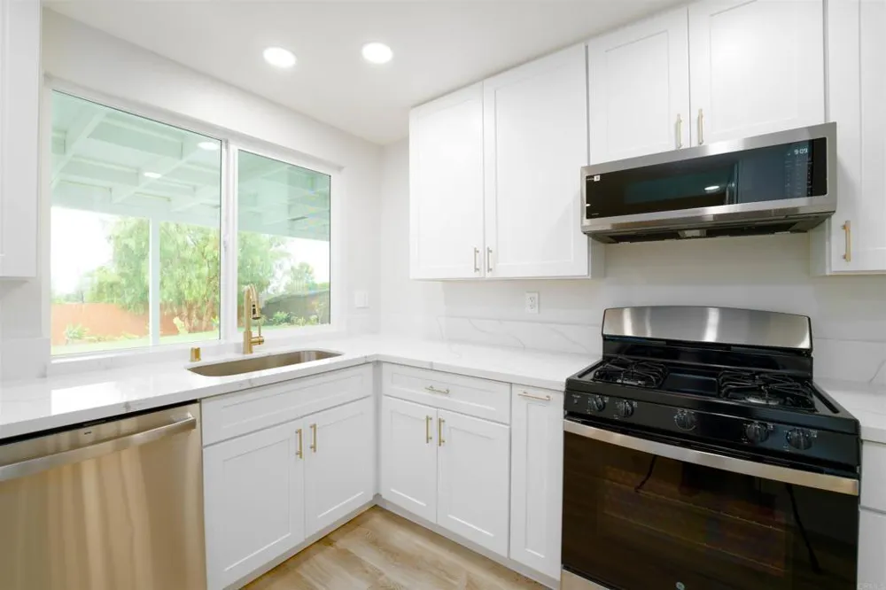 1758 Manor Drive Vista, CA 92084