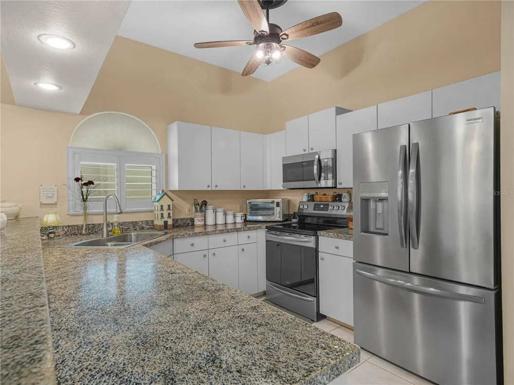 5888 SANDPIPERS DRIVE Lakeland, FL 33809