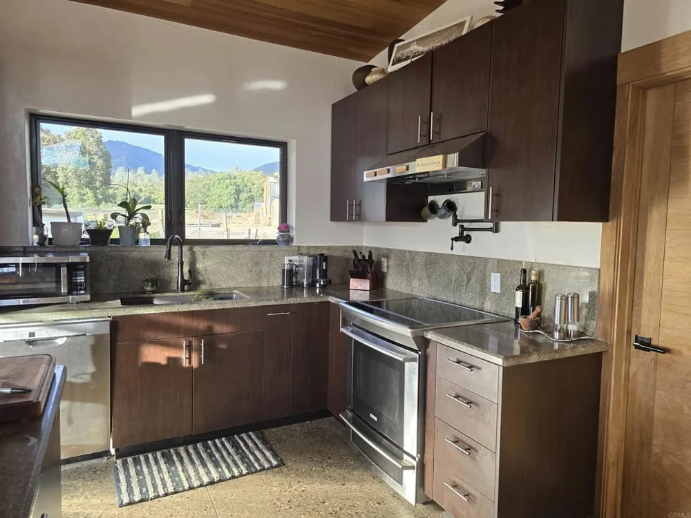 550 Limekiln Road Hollister, CA 95023