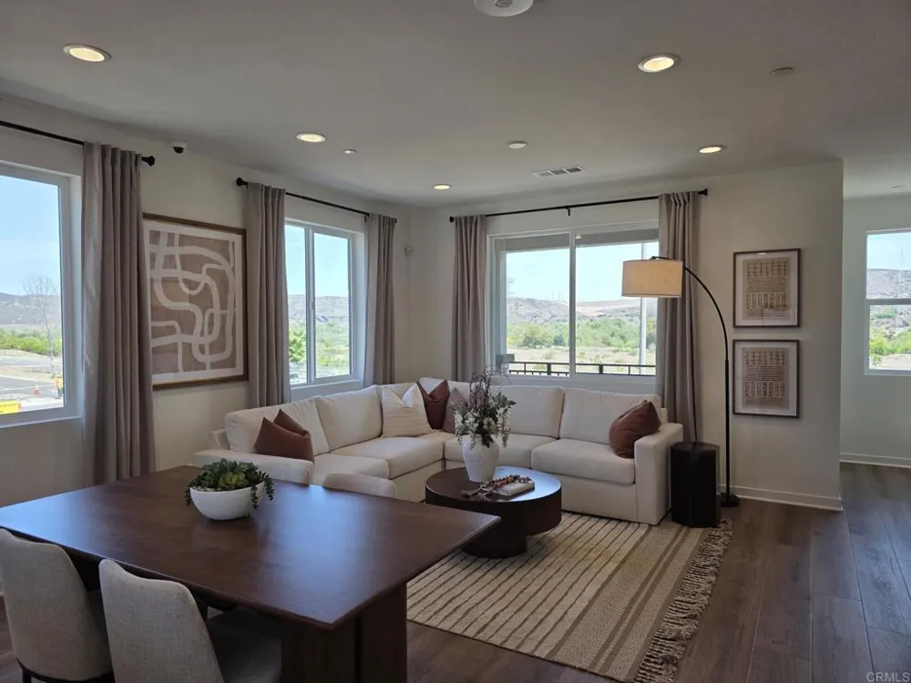 7611 Quest Lane Santee, CA 92071
