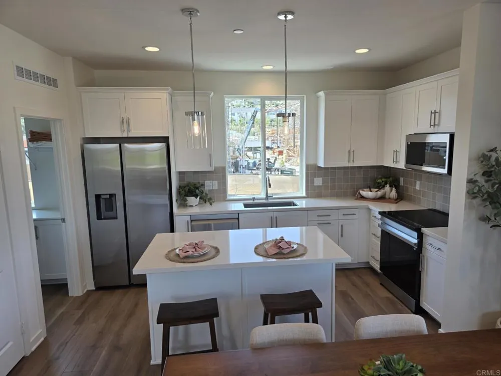 7611 Quest Lane Santee, CA 92071