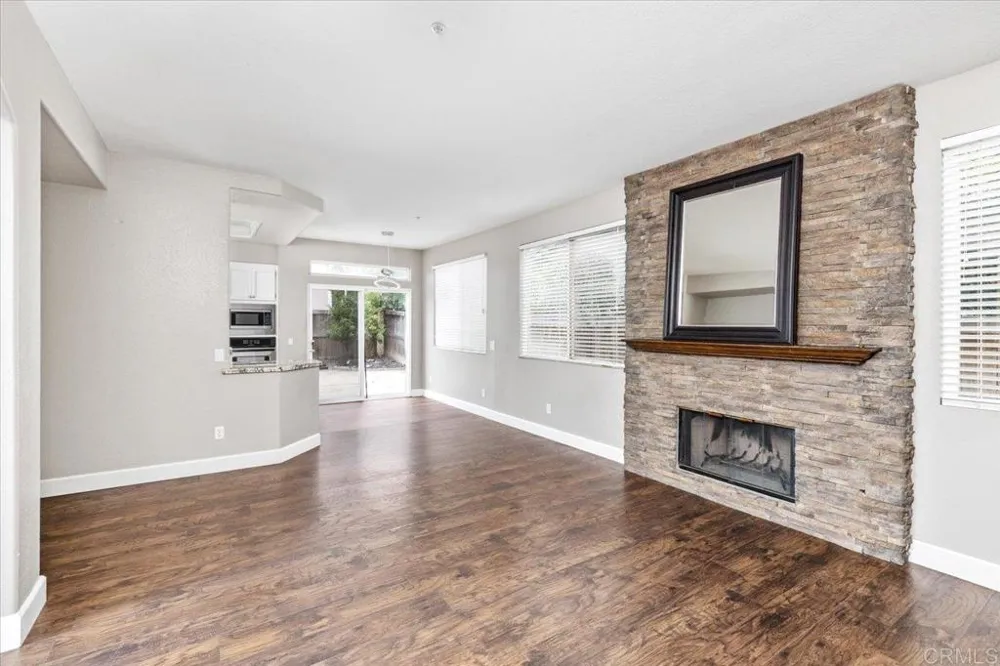 2043 Dawn View Glen Escondido, CA 92026