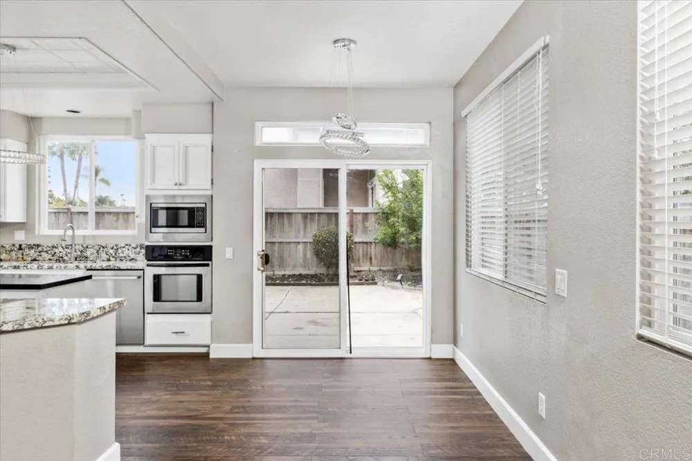 2043 Dawn View Glen Escondido, CA 92026