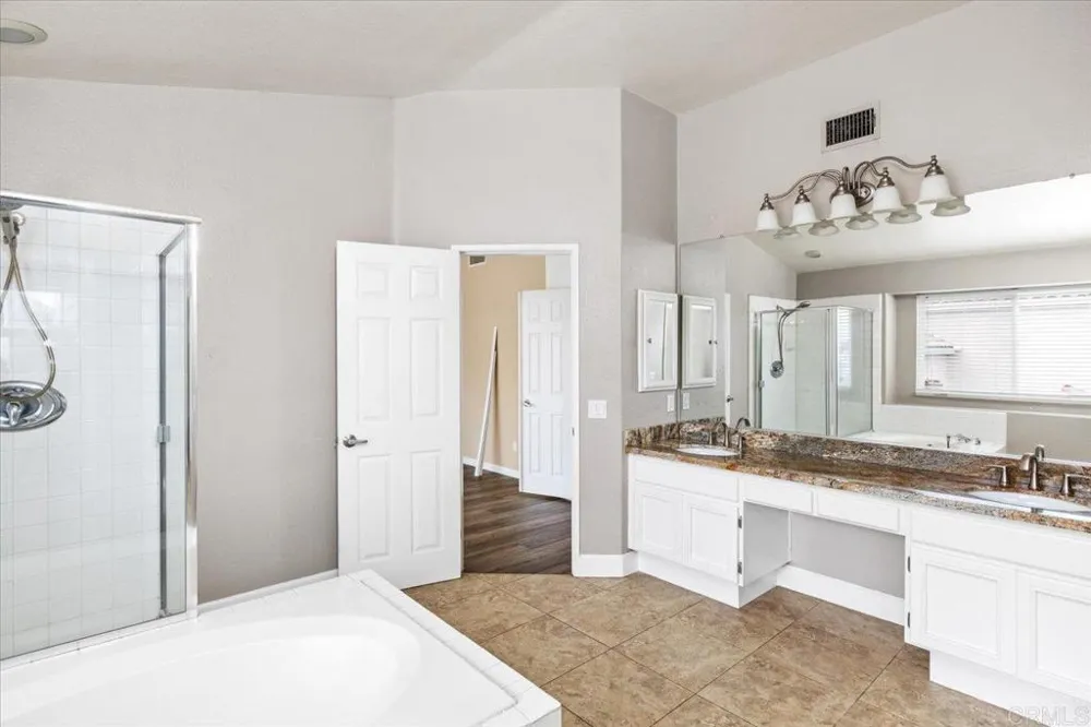 2043 Dawn View Glen Escondido, CA 92026