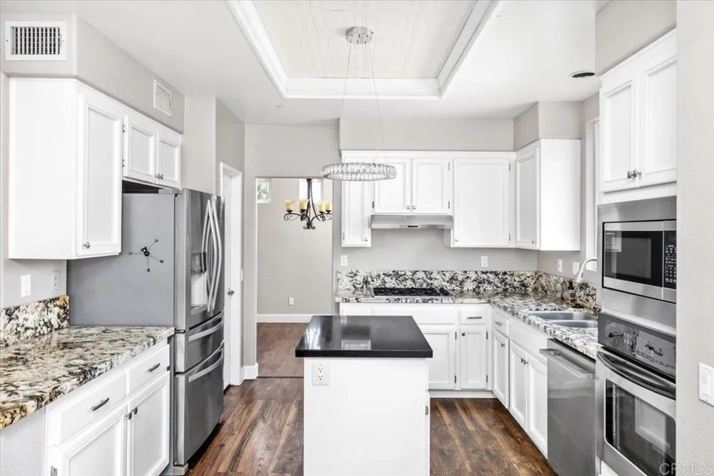 2043 Dawn View Glen Escondido, CA 92026