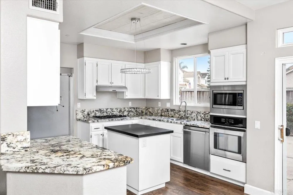 2043 Dawn View Glen Escondido, CA 92026