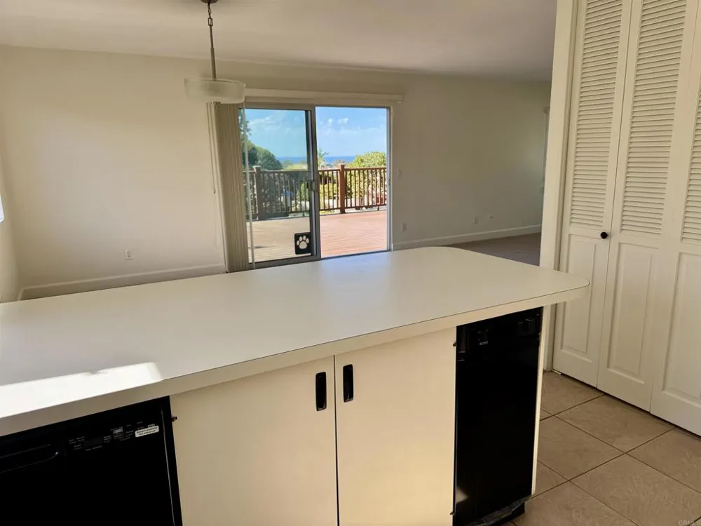 2511 El Amigo Rd Del Mar, CA 92014