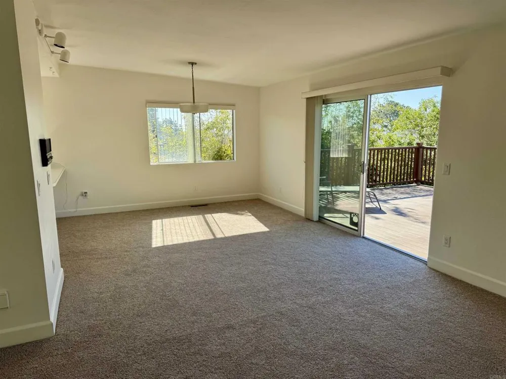 2511 El Amigo Rd Del Mar, CA 92014