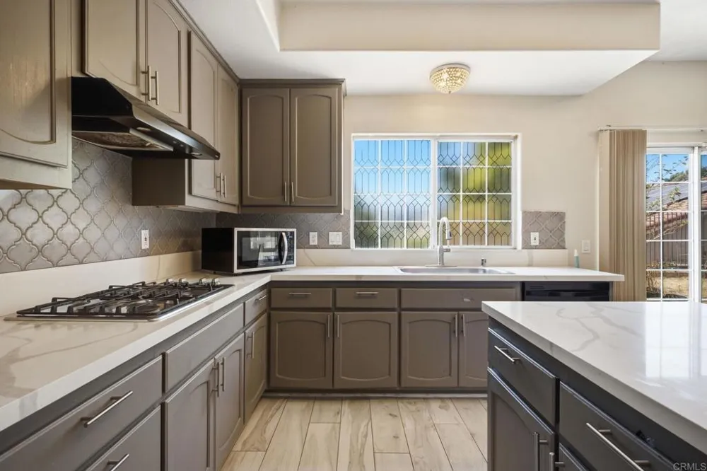 1737 Foxfire Court Escondido, CA 92026