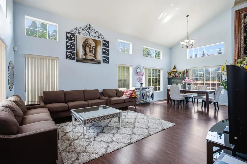 1737 Foxfire Court Escondido, CA 92026