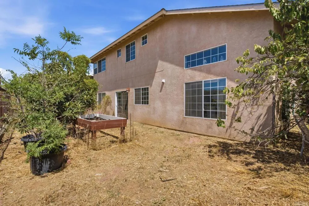 1737 Foxfire Court Escondido, CA 92026