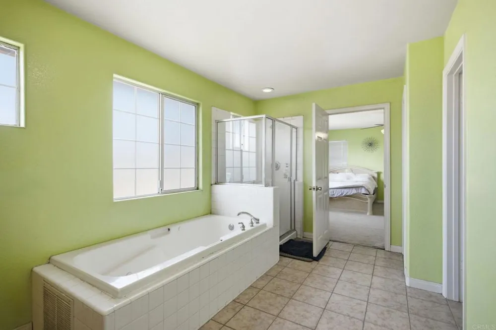 1737 Foxfire Court Escondido, CA 92026