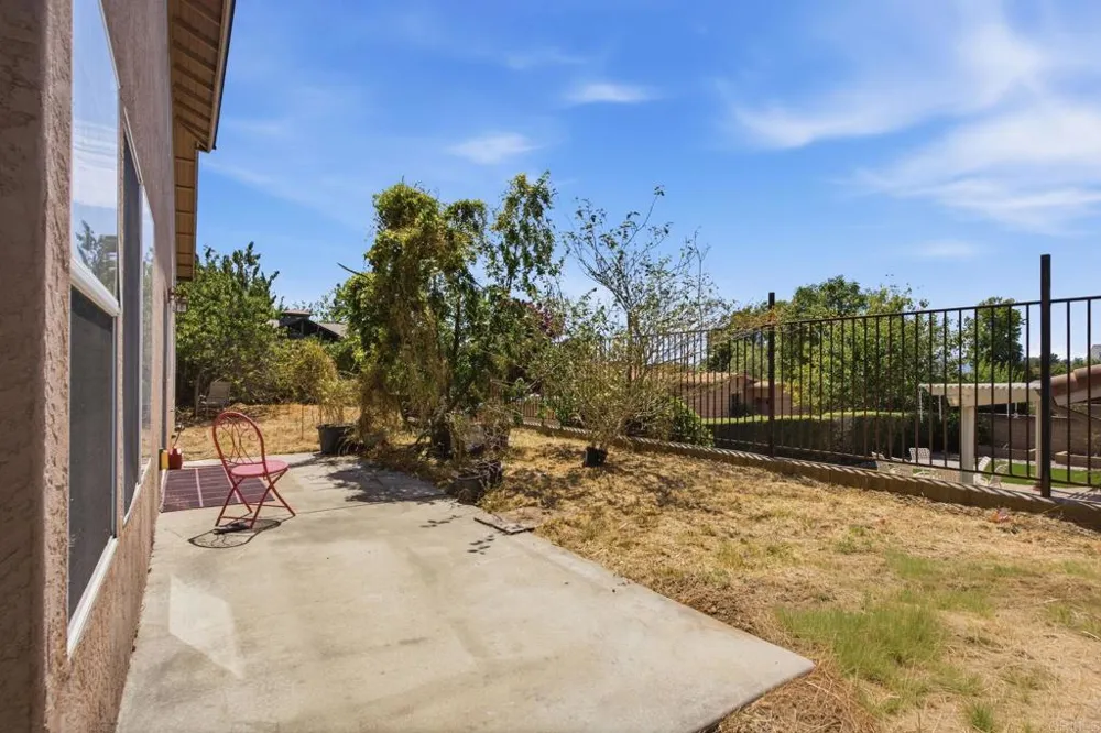 1737 Foxfire Court Escondido, CA 92026