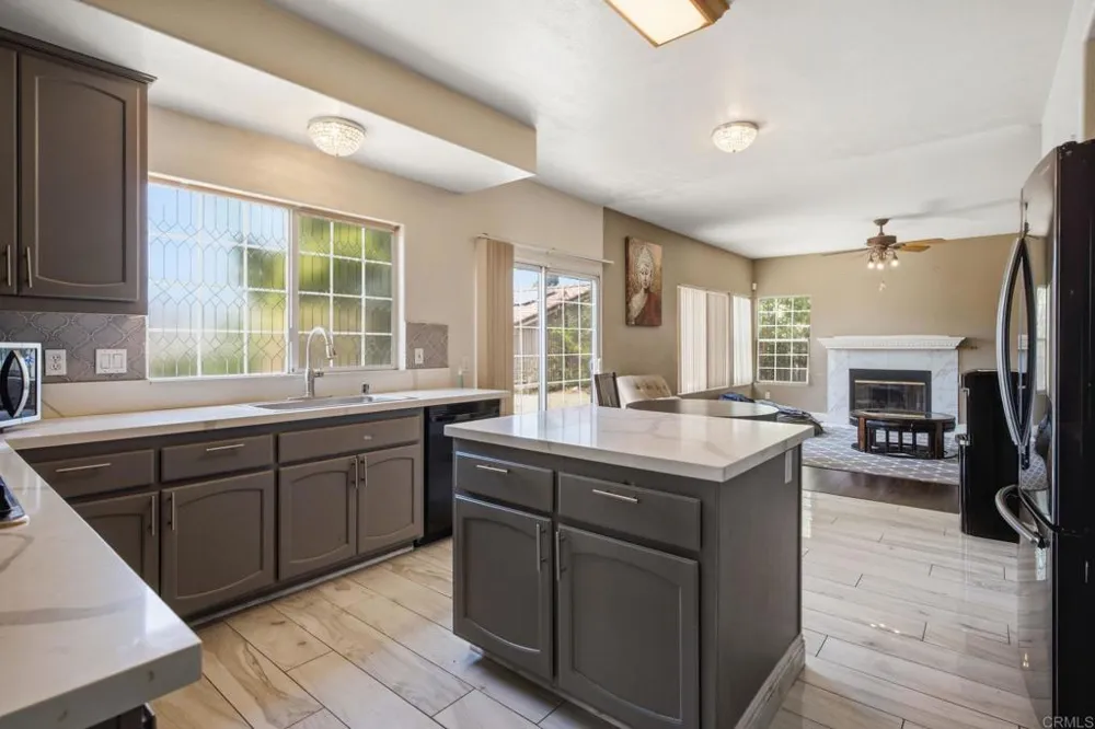 1737 Foxfire Court Escondido, CA 92026