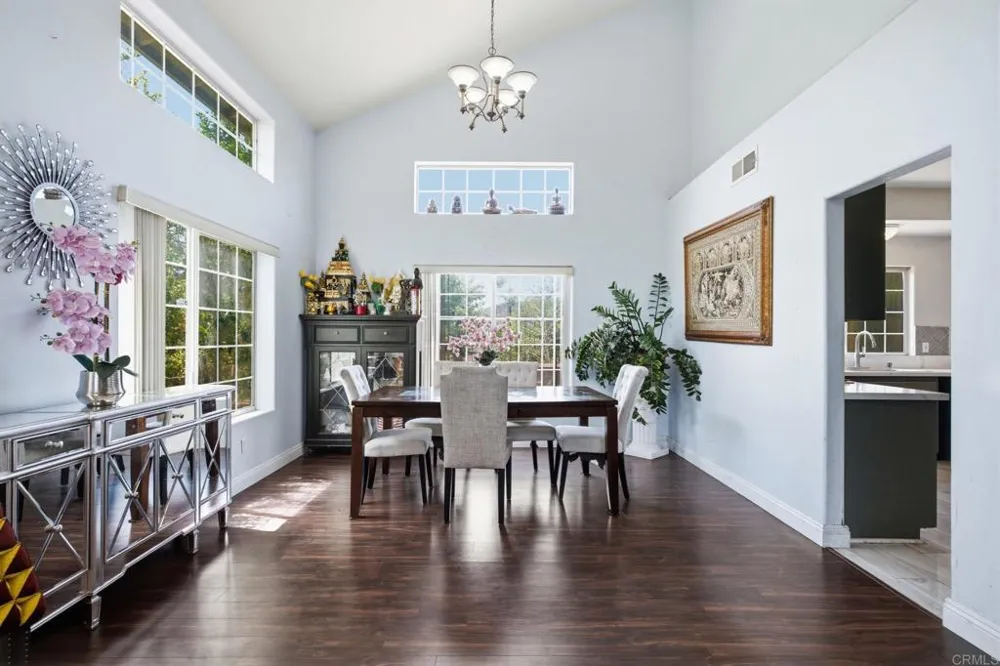 1737 Foxfire Court Escondido, CA 92026