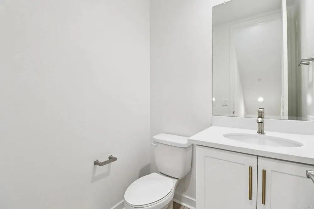 4942 Spirea Way Carlsbad, CA 92008